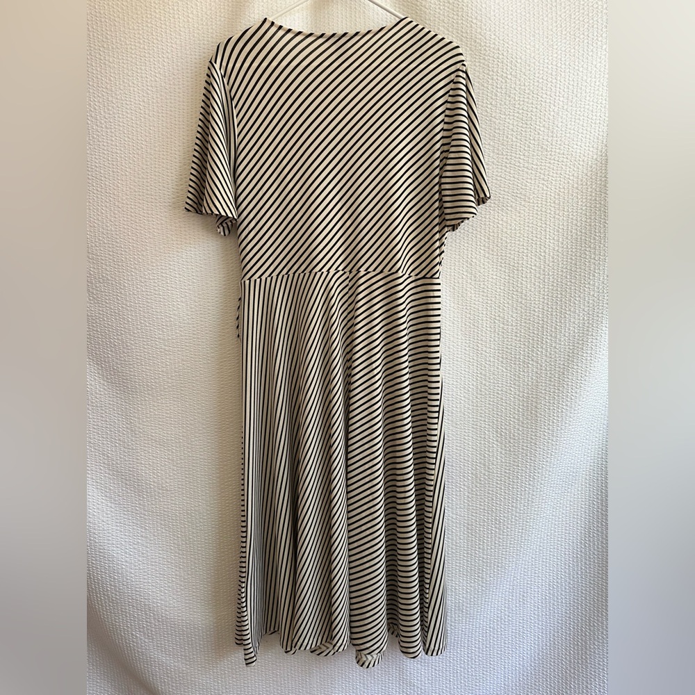 H&M Black Tan Striped Faux Wrap Midi Dress Short Sleeve Tie Waist Large - Picture 2 of 6